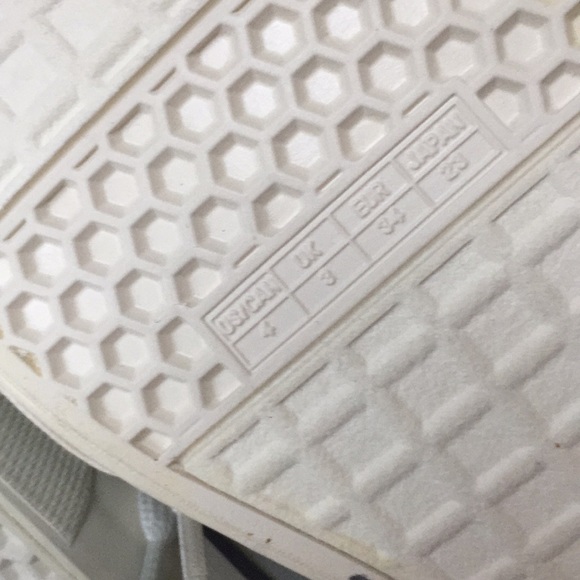 Brand New GAP tennis shoes - Picture 4 of 4